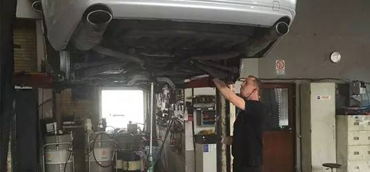 5 gode grunde til at få dit olieskift regelmæssigt – nummer 3 vil overraske dig! Billede til hjemmeside 3 1v - 5 gode grunde til at få dit olieskift regelmæssigt – nummer 3 vil overraske dig!